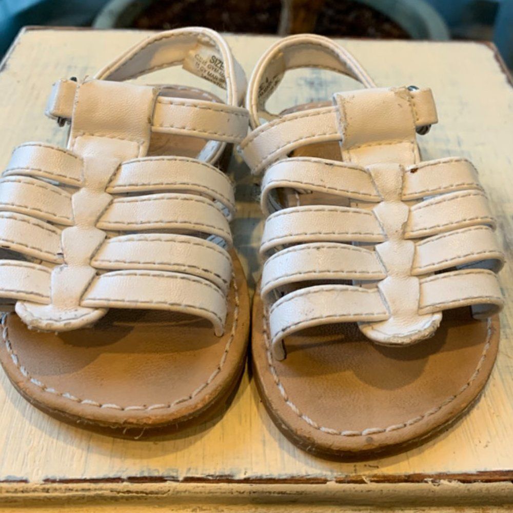 Gymboree White Sandal  Size 4